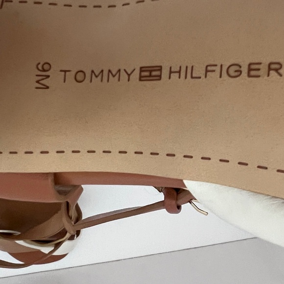 Tommy Hilfiger Graysi Sandal Sz 9 - Picture 4 of 7